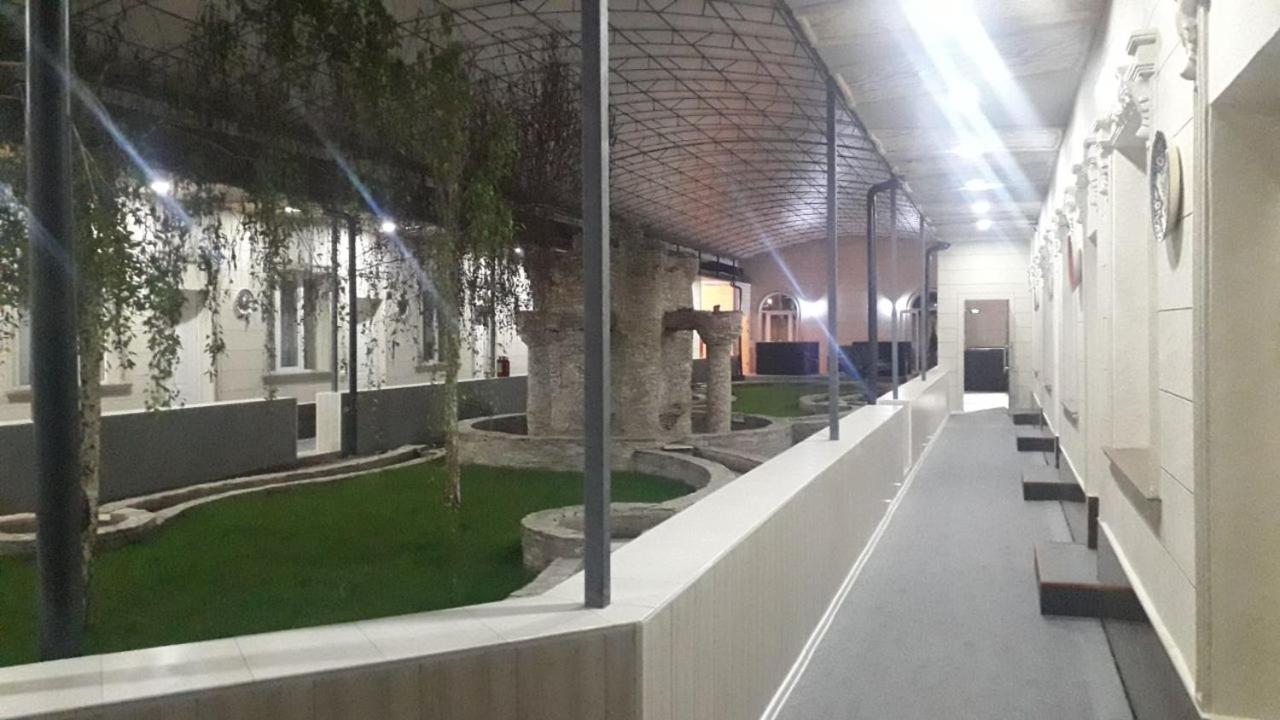 Adras Hotel Tashkent Esterno foto