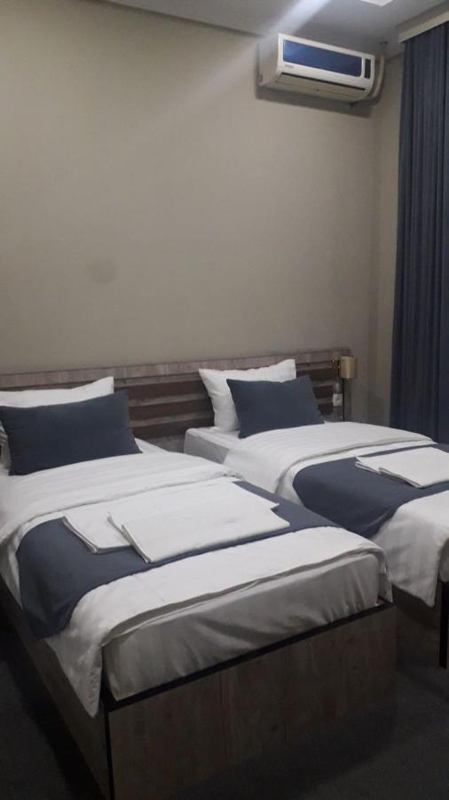 Adras Hotel Tashkent Esterno foto