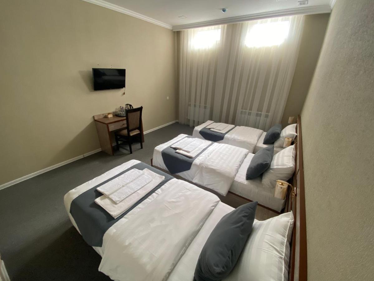 Adras Hotel Tashkent Esterno foto
